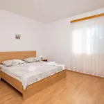 Wavepoint Jesenice (Split-Dalmatia)